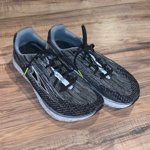 Altra Athletic Shoes size 8.5